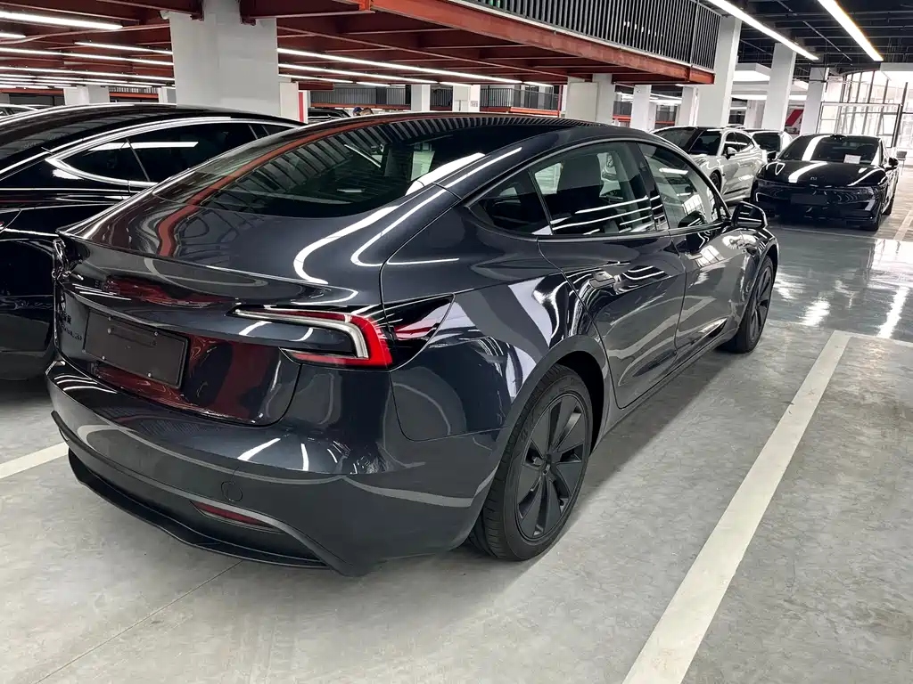 Tesla Model 3 — миниатюра 13