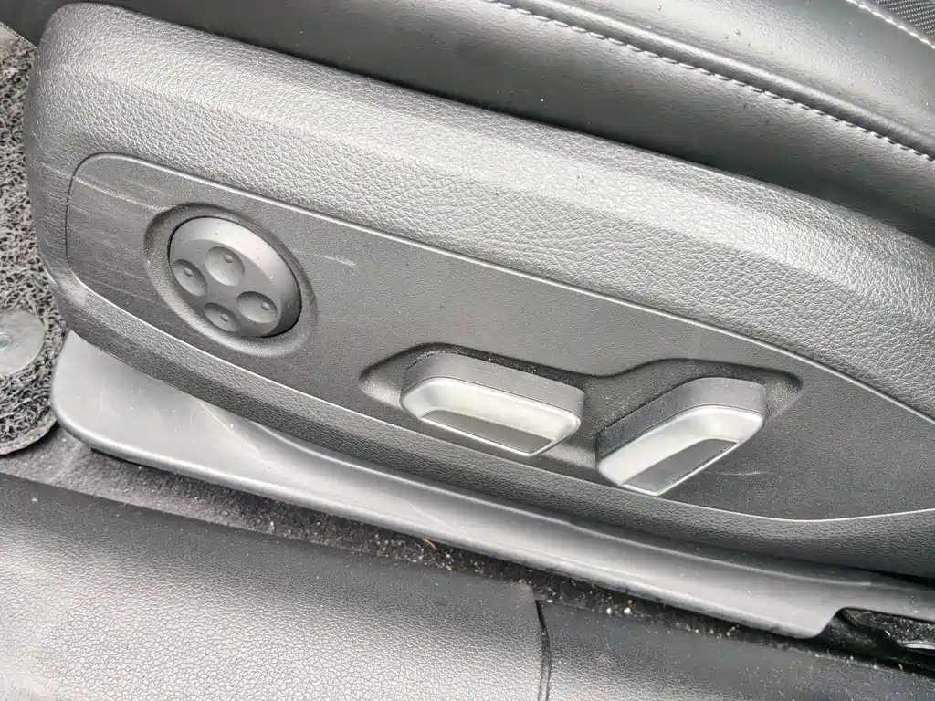 Audi A4L — миниатюра 12
