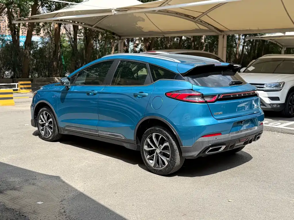 Geely Emgrand S - фото 5