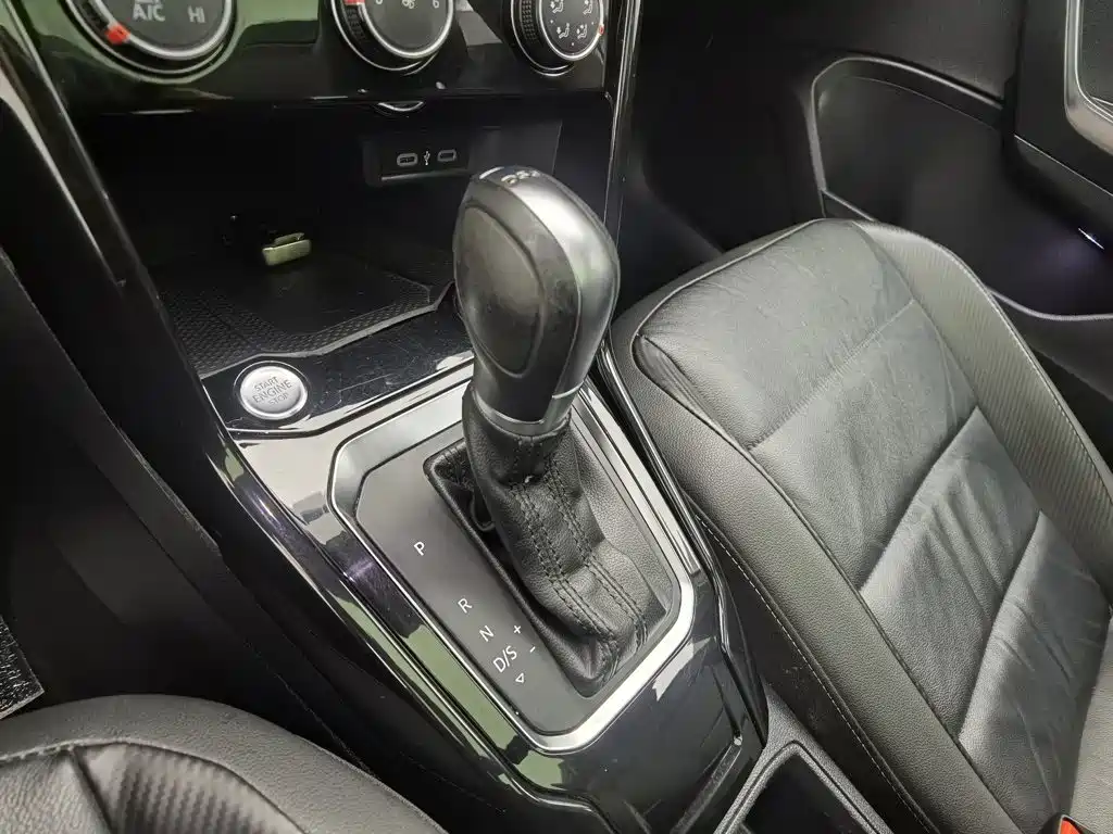 Volkswagen T-Roc — миниатюра 13