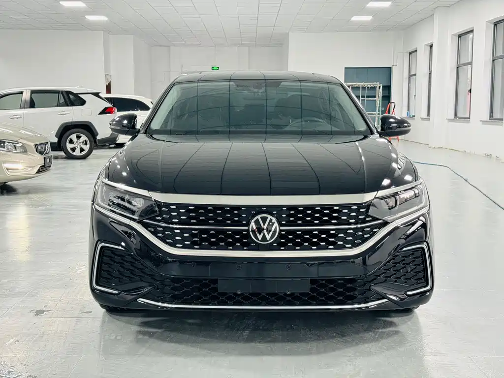 Volkswagen Passat 2024 380TSI Elite