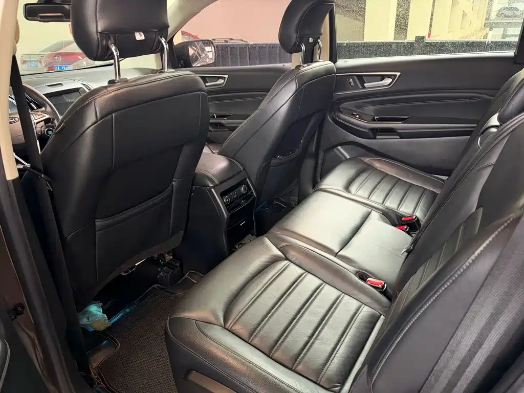 Ford Edge — миниатюра 5