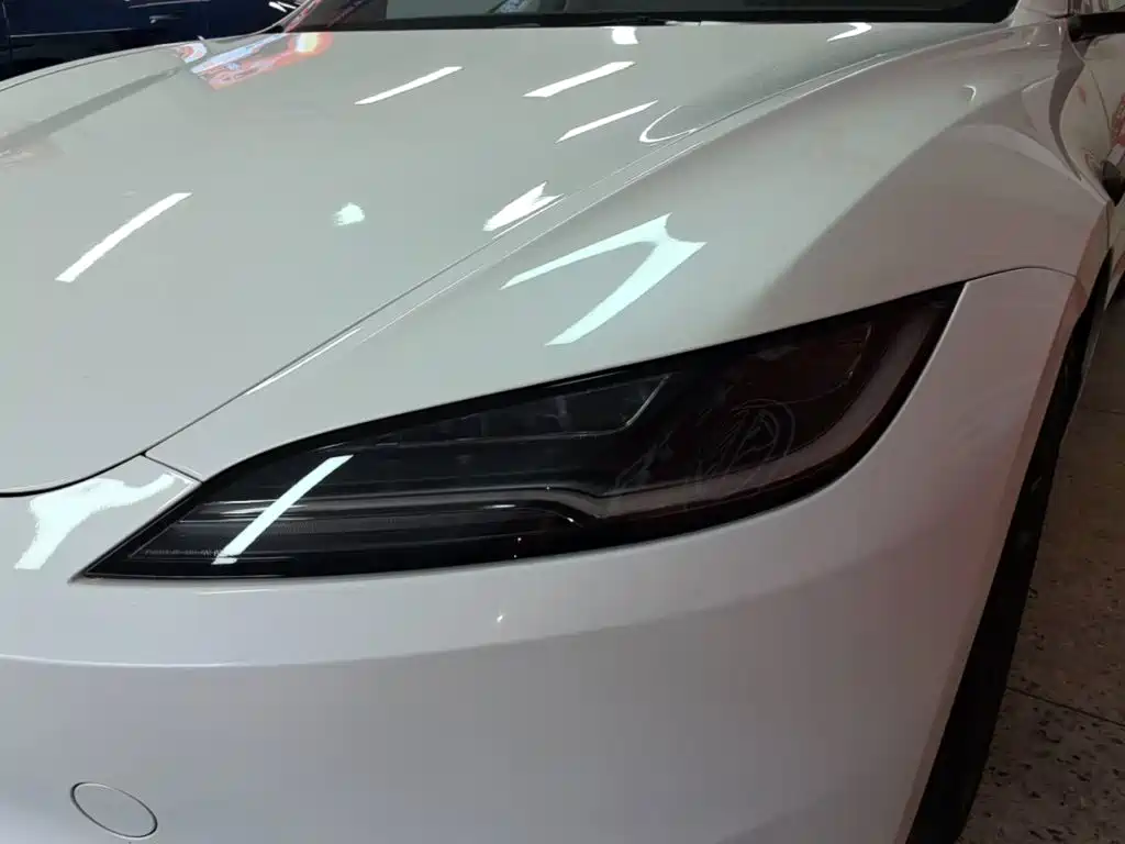Tesla Model 3 — миниатюра 24