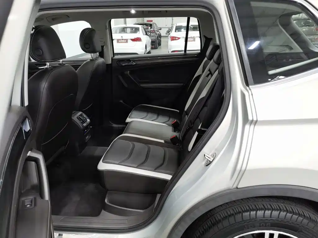 Volkswagen Tiguan L — миниатюра 15