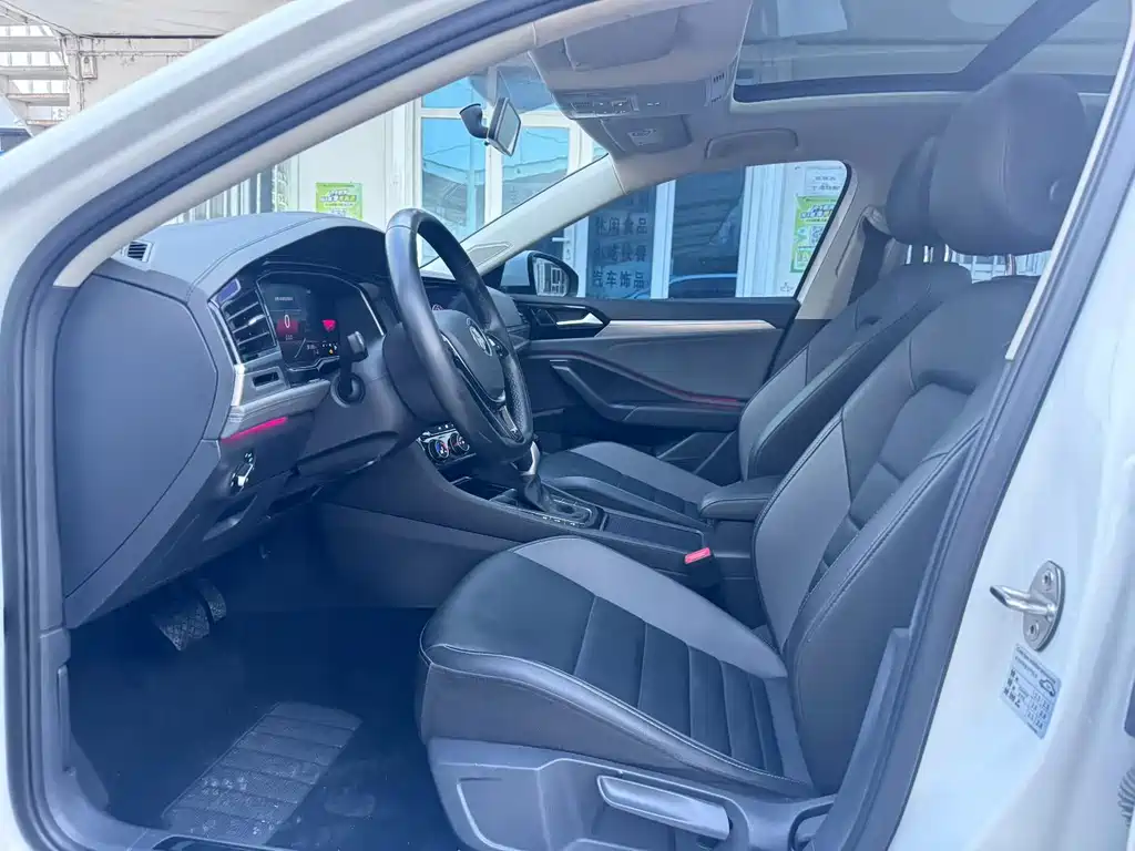 Volkswagen Sagitar 2021 200TSI DSG