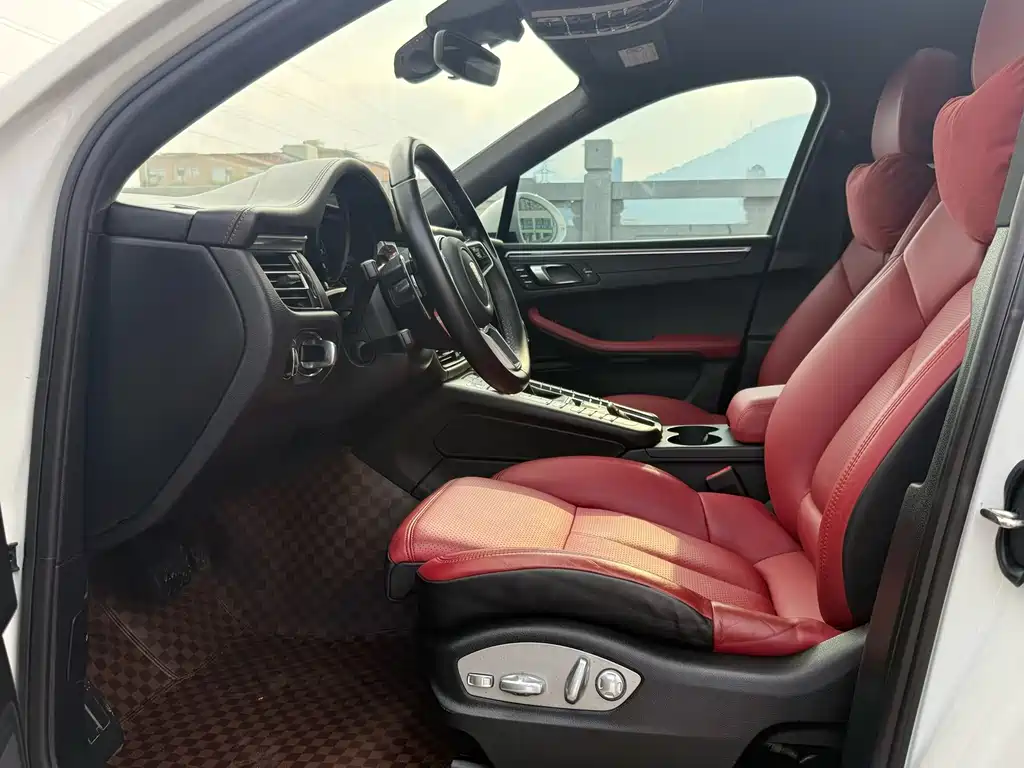 Porsche Macan — миниатюра 4