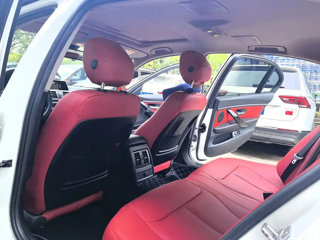 BMW 3 Series — миниатюра 10