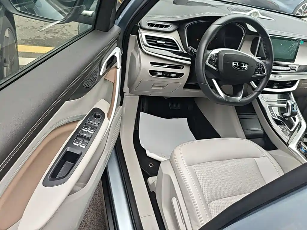 Geely Jia Ji New Energy — миниатюра 10