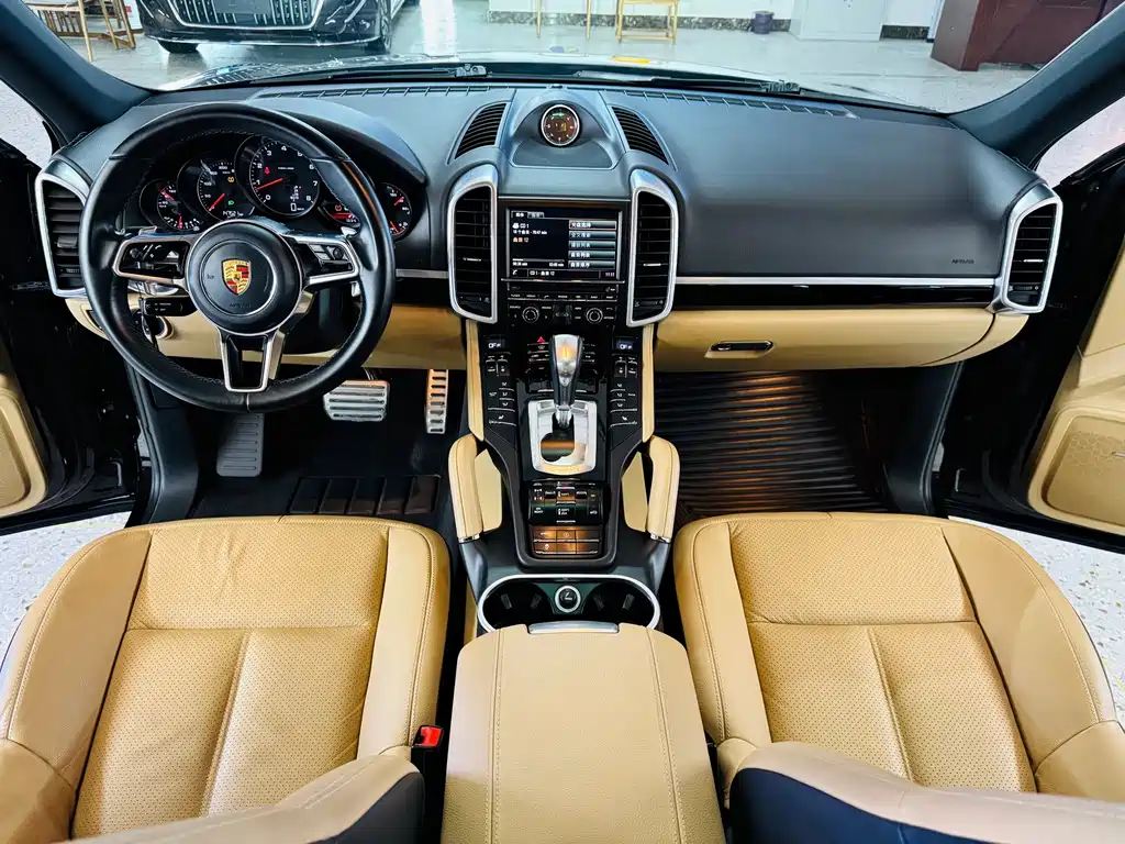 Porsche Cayenne — миниатюра 12