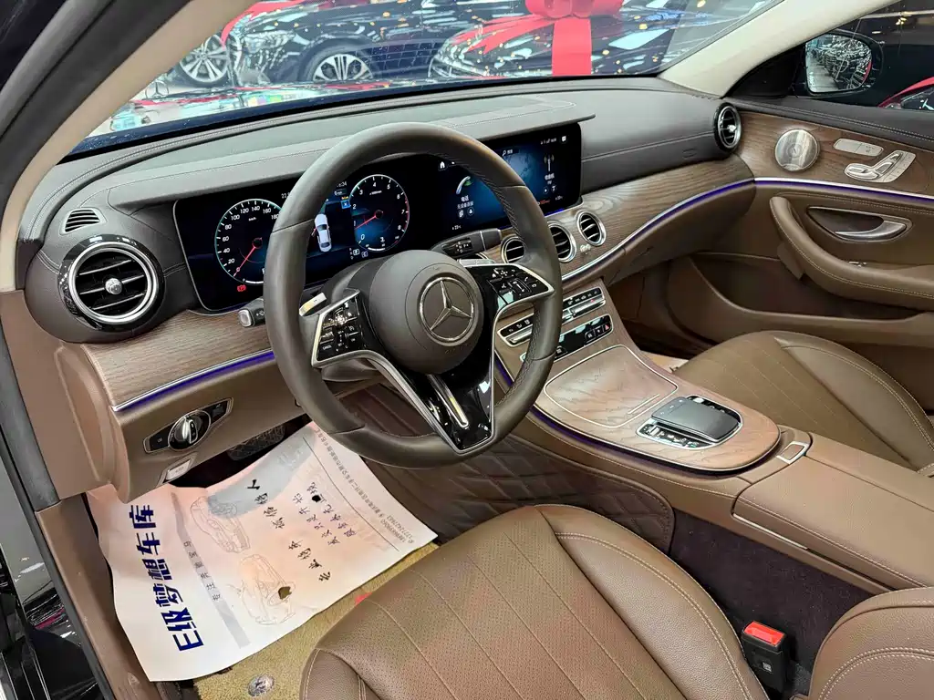 Mercedes-Benz E-Class — миниатюра 7