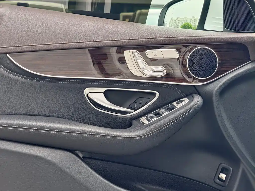 Mercedes-Benz GLC — миниатюра 11
