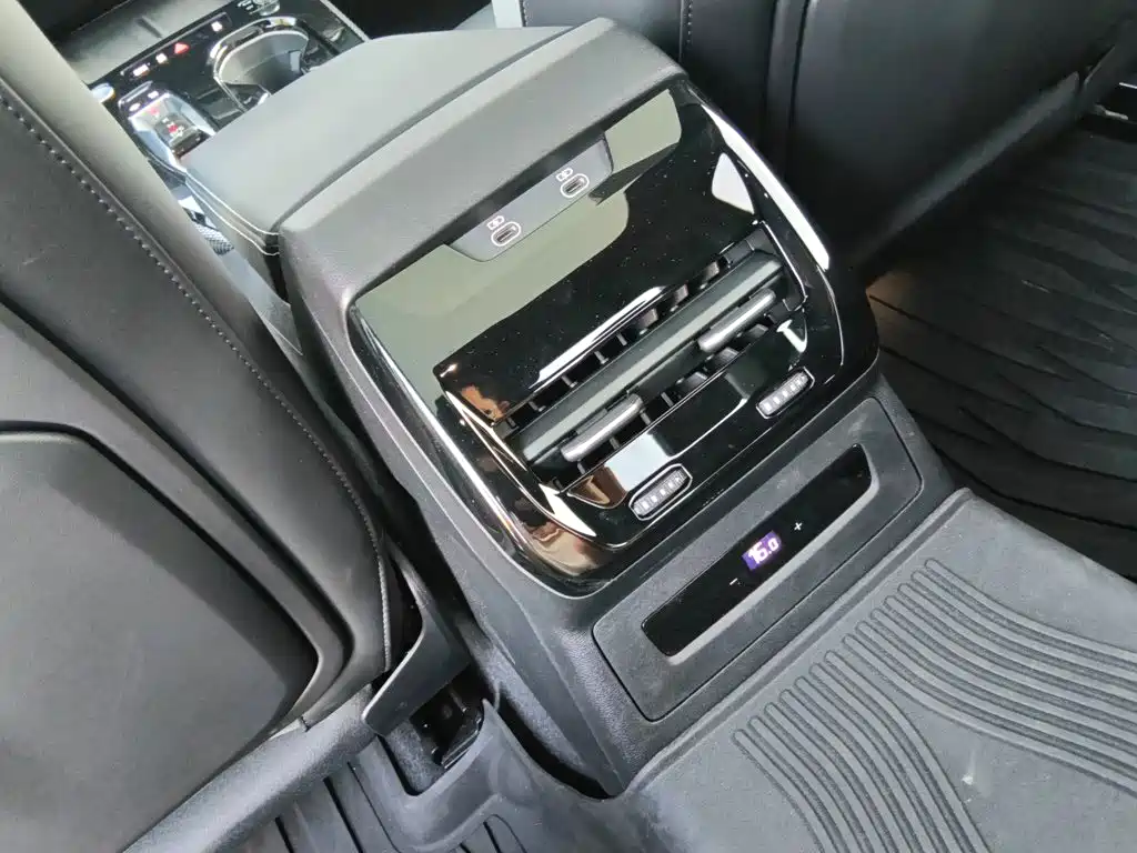 Audi A5L — миниатюра 13