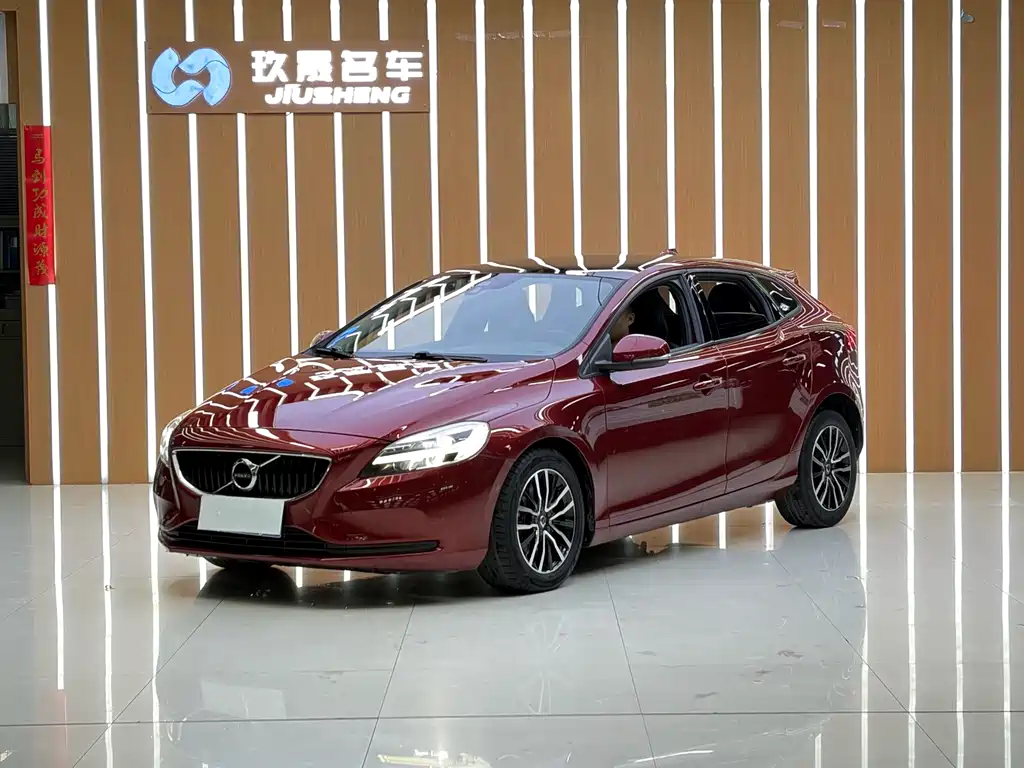 Купить Volvo V40