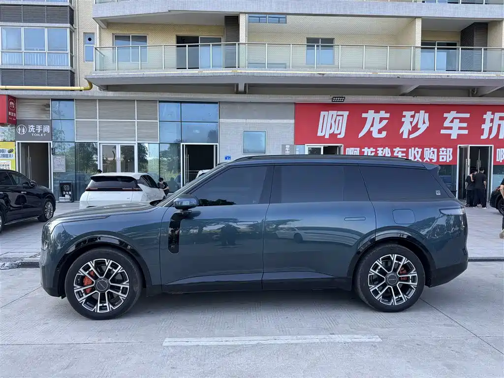 Lynk & Co 900 — миниатюра 3