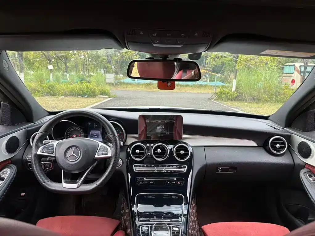 Mercedes-Benz C-Class — миниатюра 5