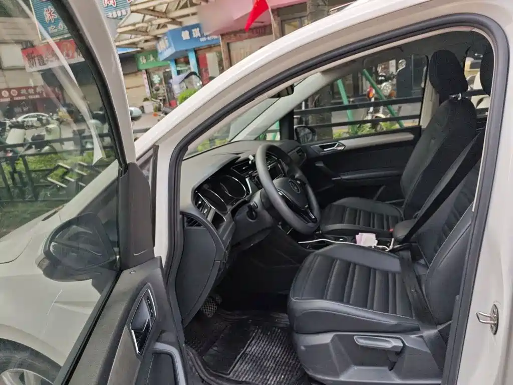 Volkswagen Touran — миниатюра 12
