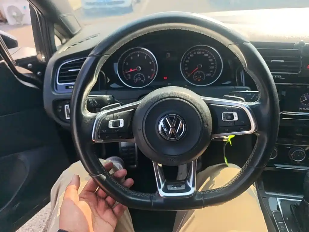 Volkswagen Golf — миниатюра 11