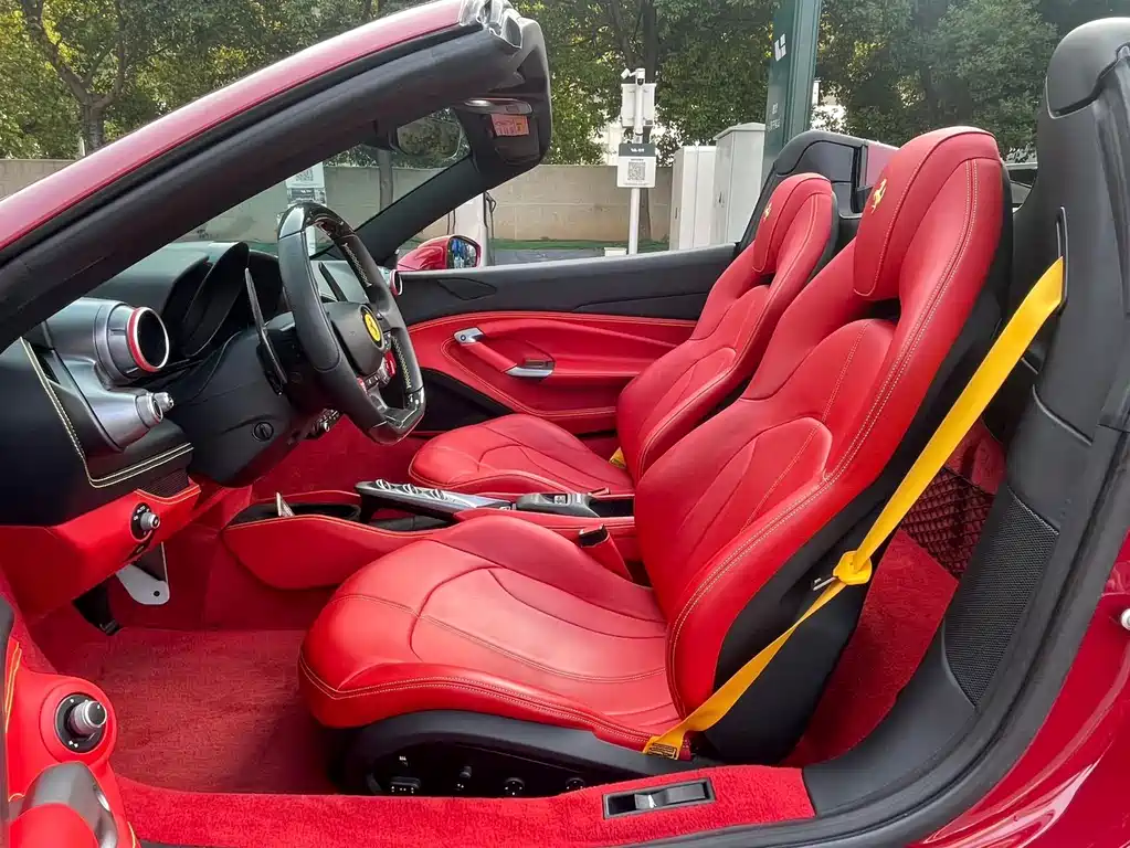 Ferrari F8 — миниатюра 6