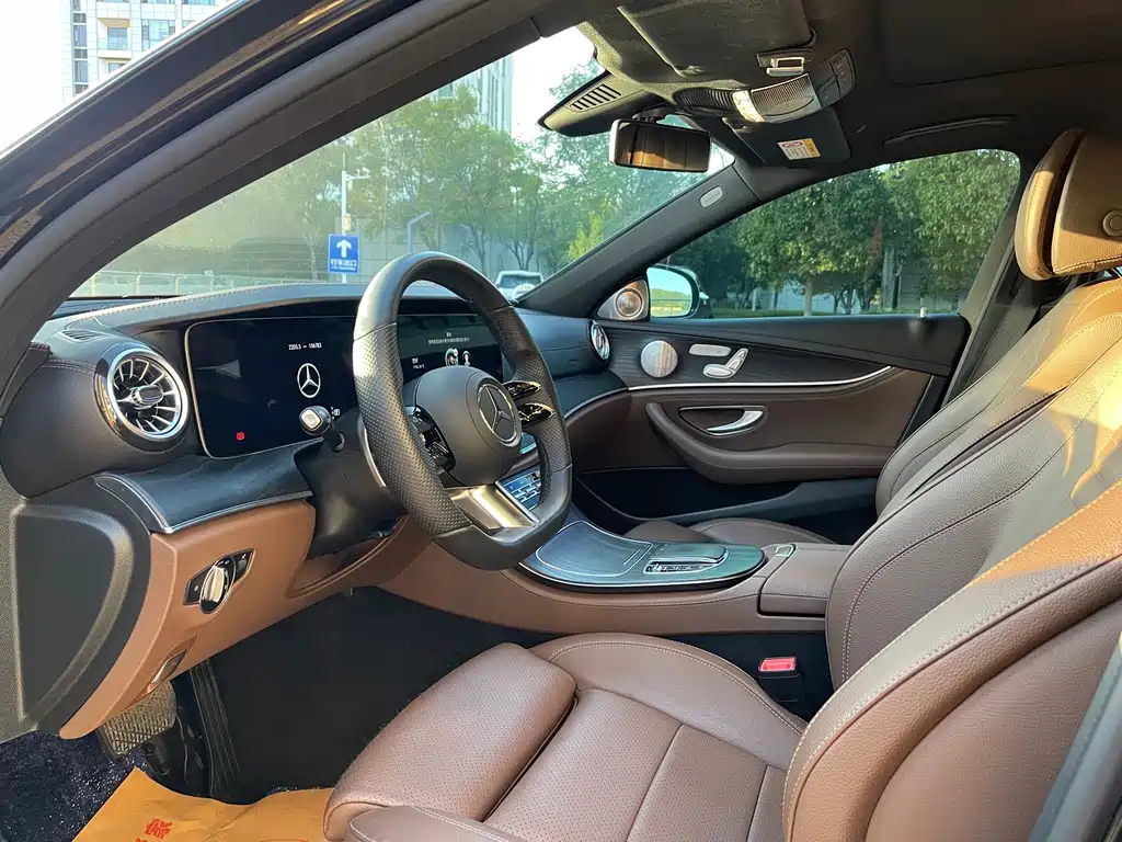 Mercedes-Benz E-Class — миниатюра 4