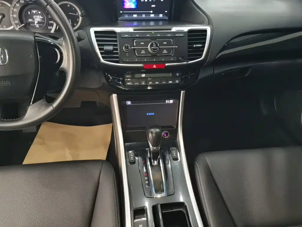 Honda Accord — миниатюра 14