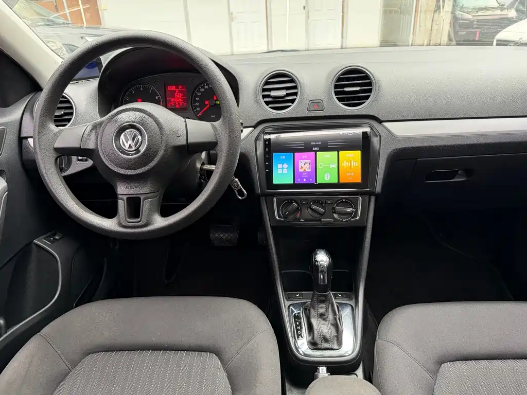 Volkswagen Jetta — миниатюра 6