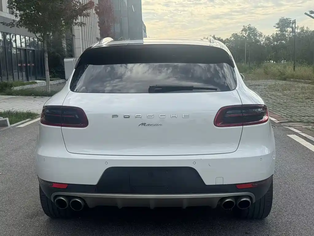 Porsche Macan — миниатюра 13