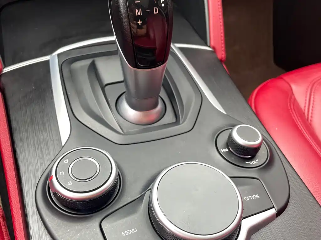 Alfa Romeo Stelvio — миниатюра 10