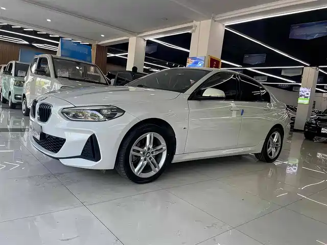 BMW 1 SERIES