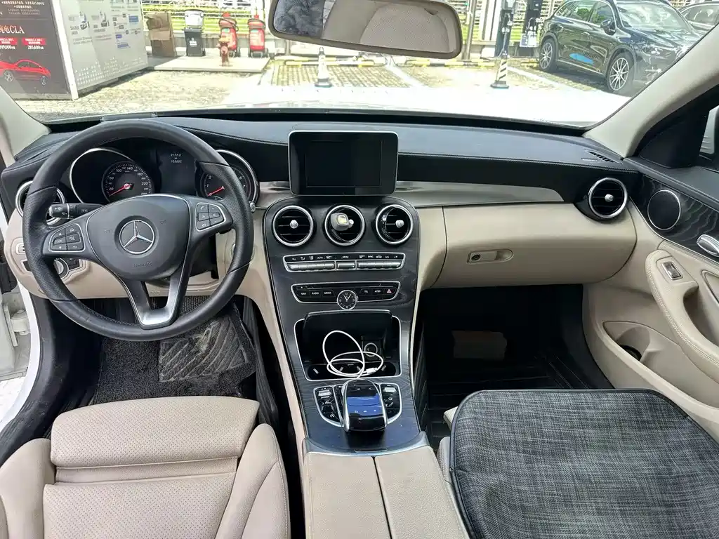 Mercedes-Benz C-Class — миниатюра 7