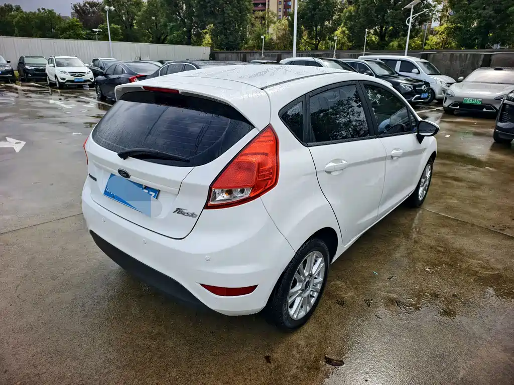 Ford Fiesta — миниатюра 4