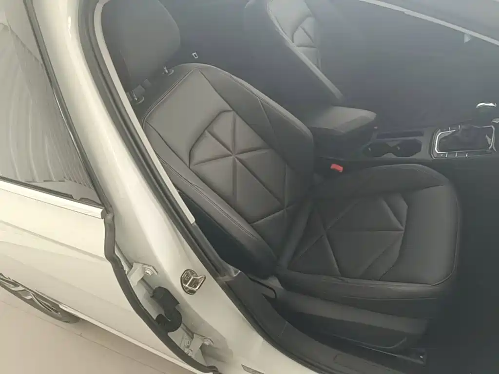 Volkswagen Lavida — миниатюра 25