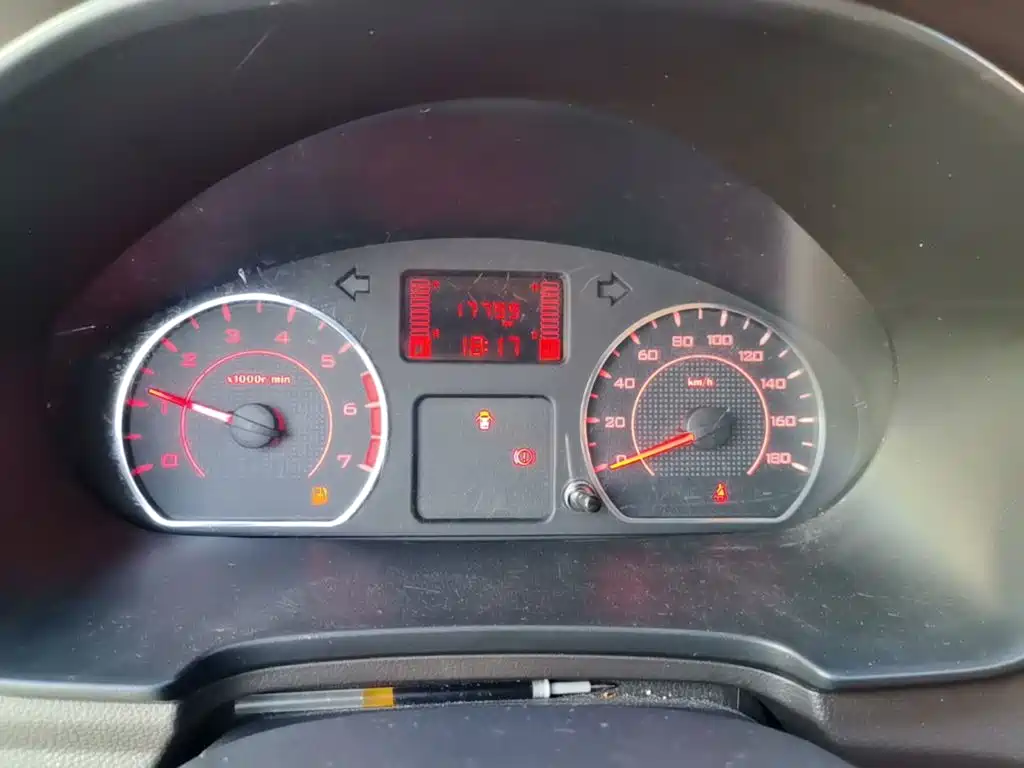 Wuling Hongguang V — миниатюра 12