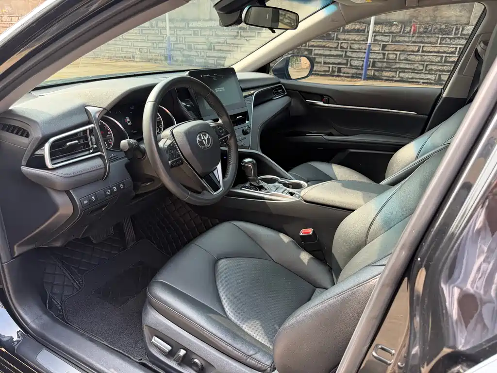 Toyota Camry 2021 2.0G Luxury