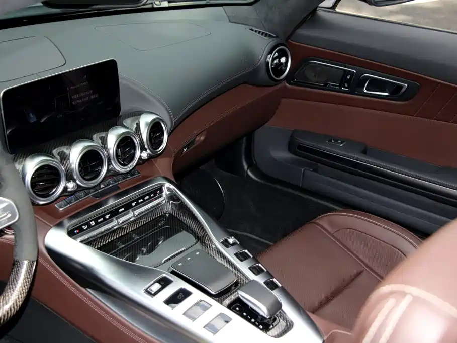 Mercedes-Benz AMG GT — миниатюра 10