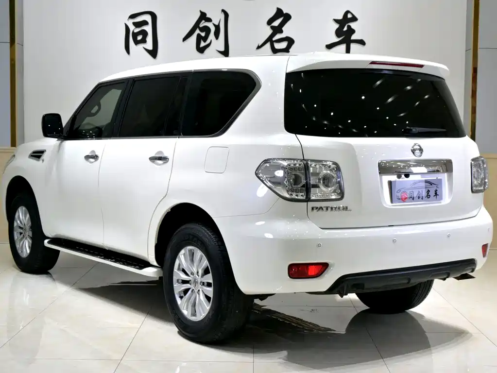 NISSAN TOURE