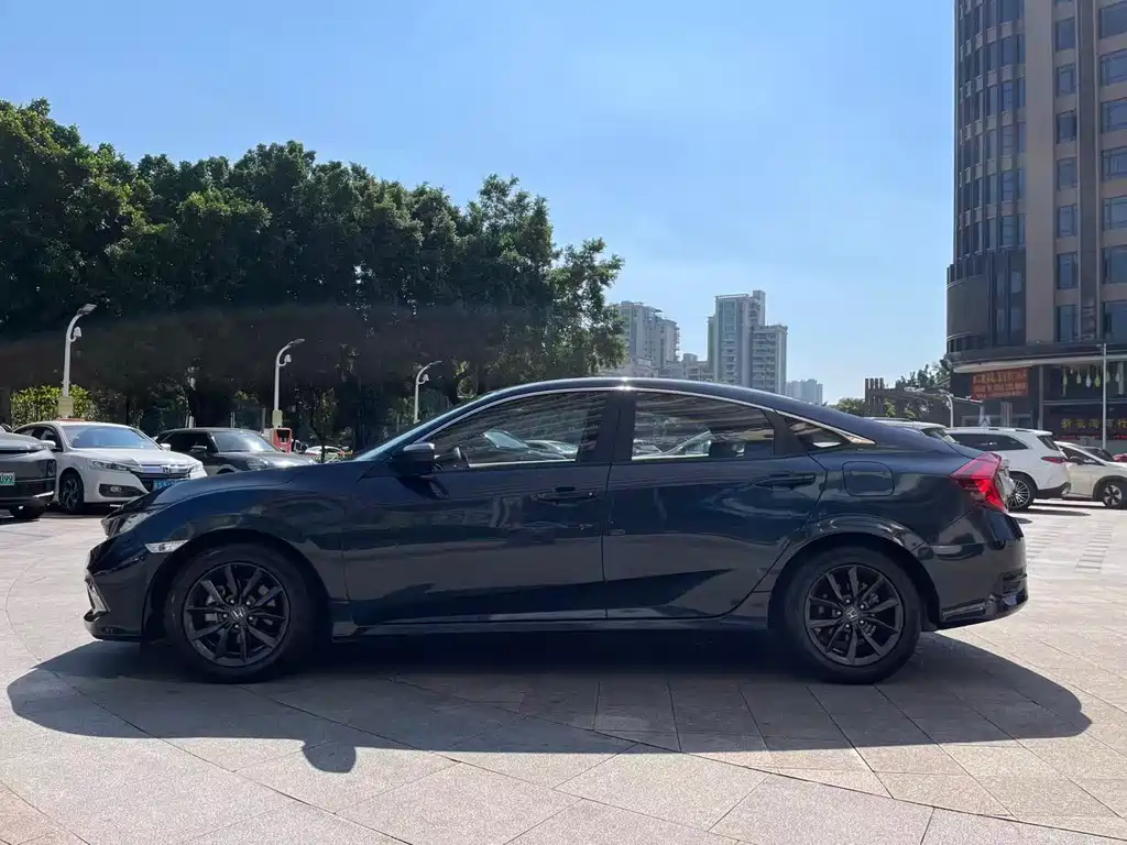Honda Civic — миниатюра 4