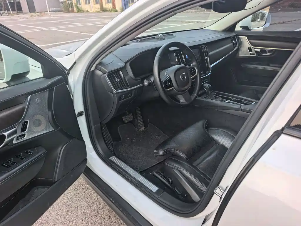 Volvo V90 — миниатюра 8
