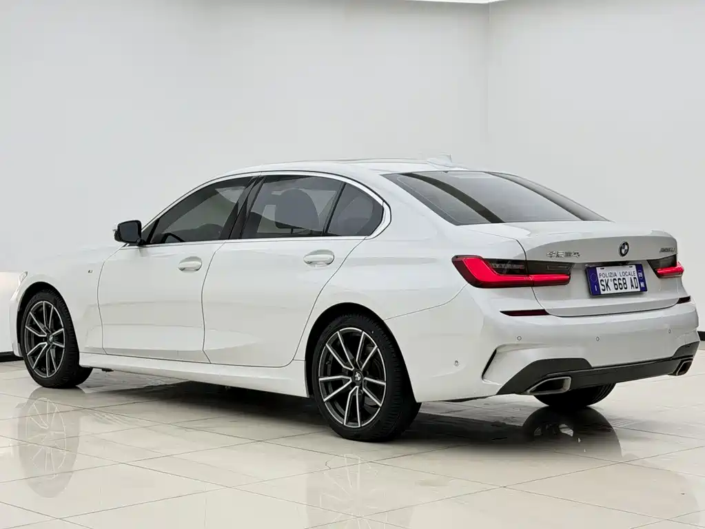 BMW 3 Series — миниатюра 17