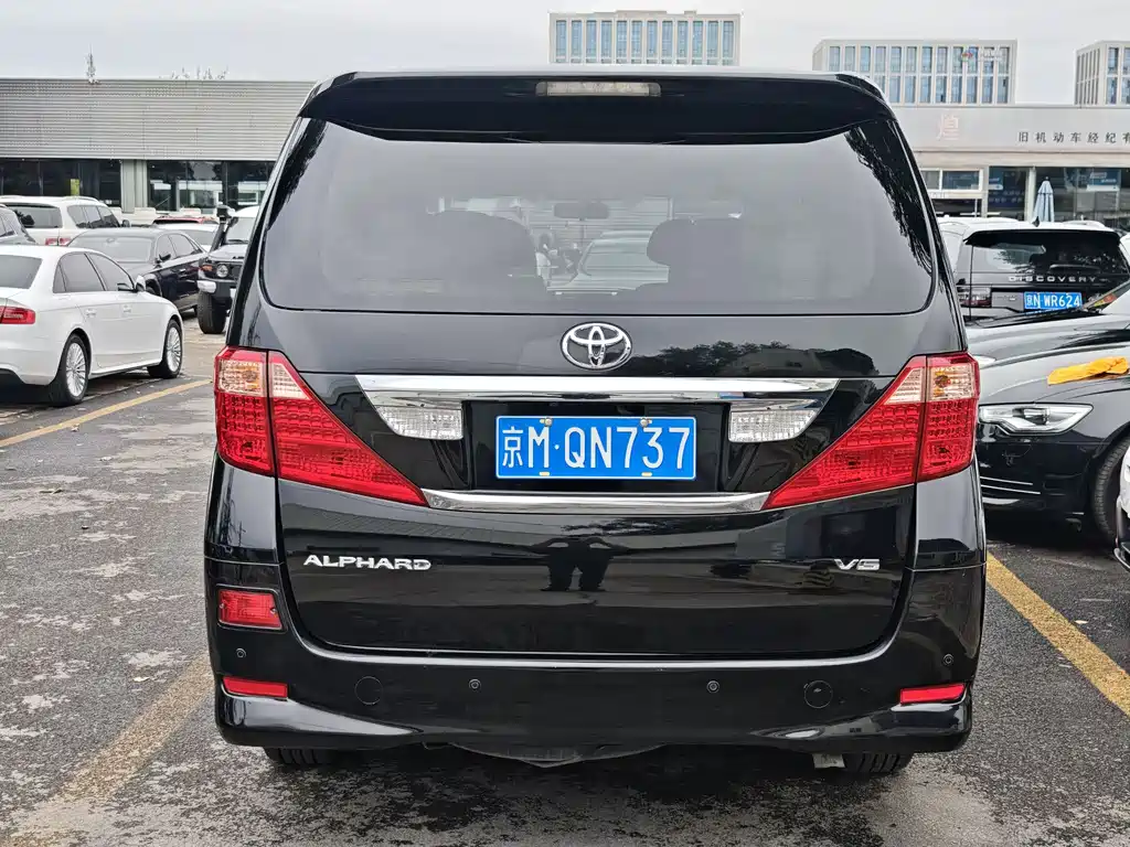 Toyota Alphard 2011 3.5L Luxury