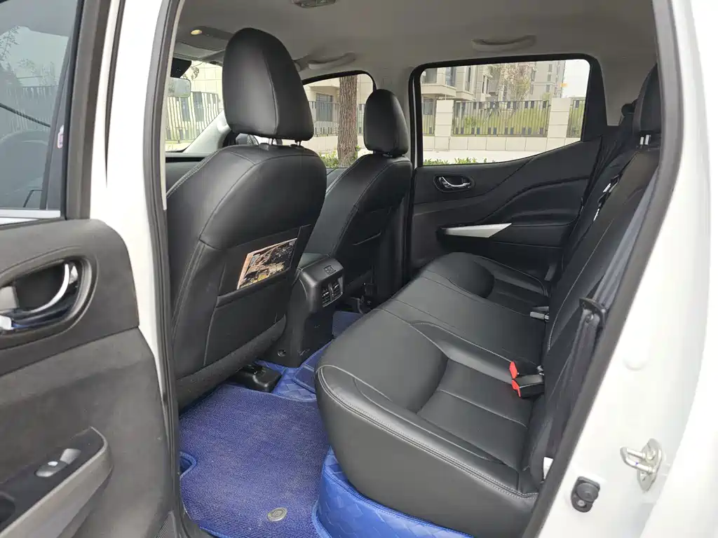 Nissan Navara — миниатюра 12
