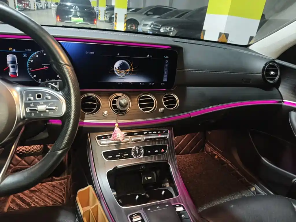 Mercedes-Benz E-Class — миниатюра 13