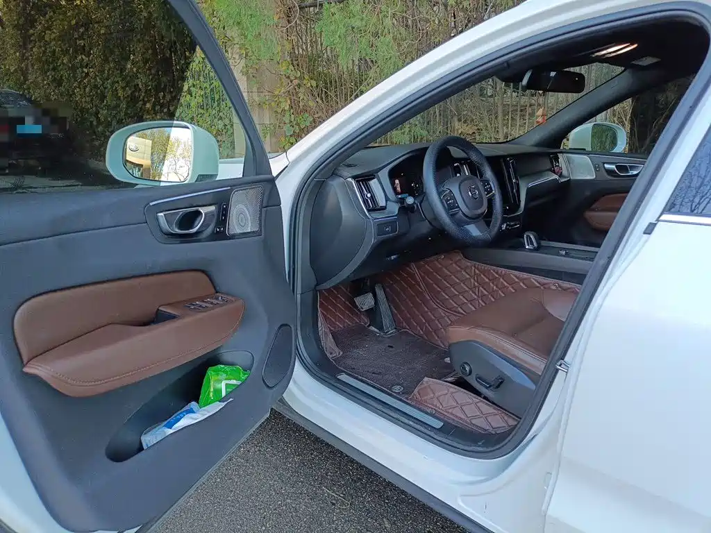 Volvo XC60 — миниатюра 17