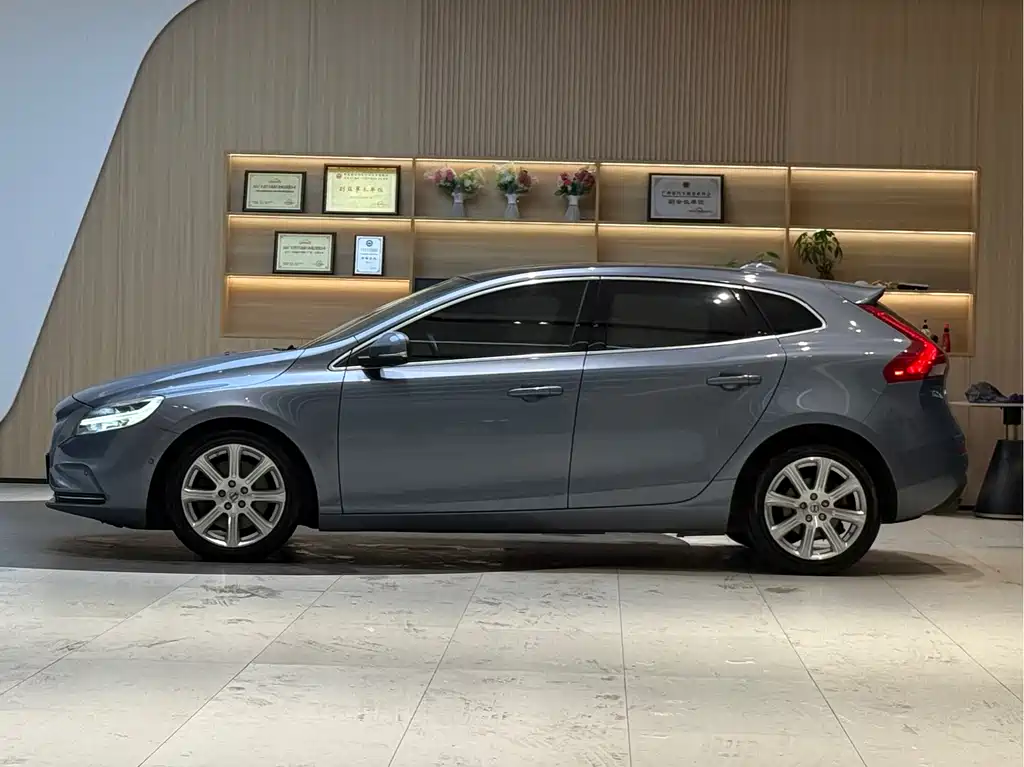 Volvo V40 2017 T3