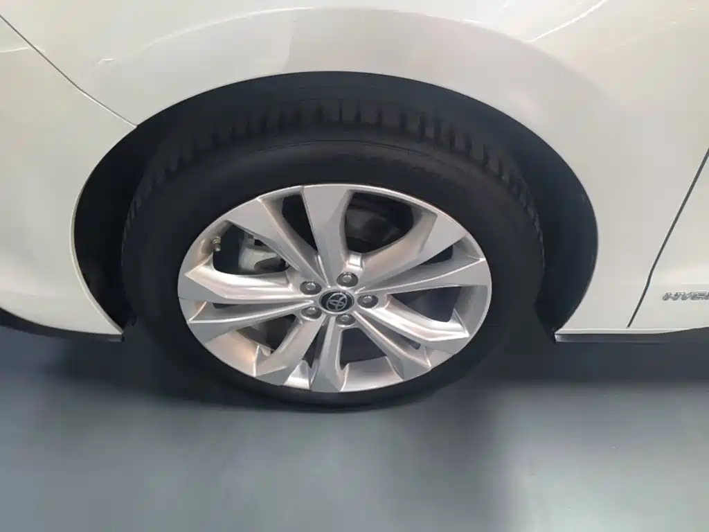 Toyota Sienna — миниатюра 23
