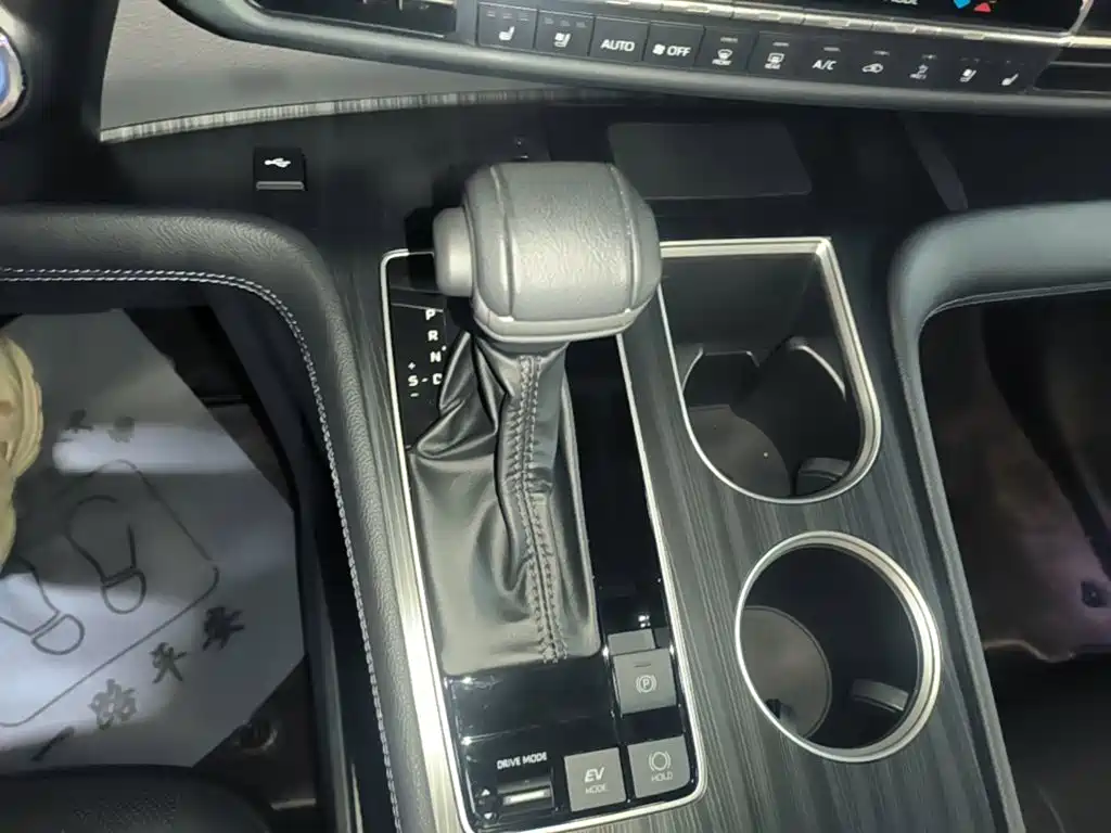 Toyota Sienna — миниатюра 14