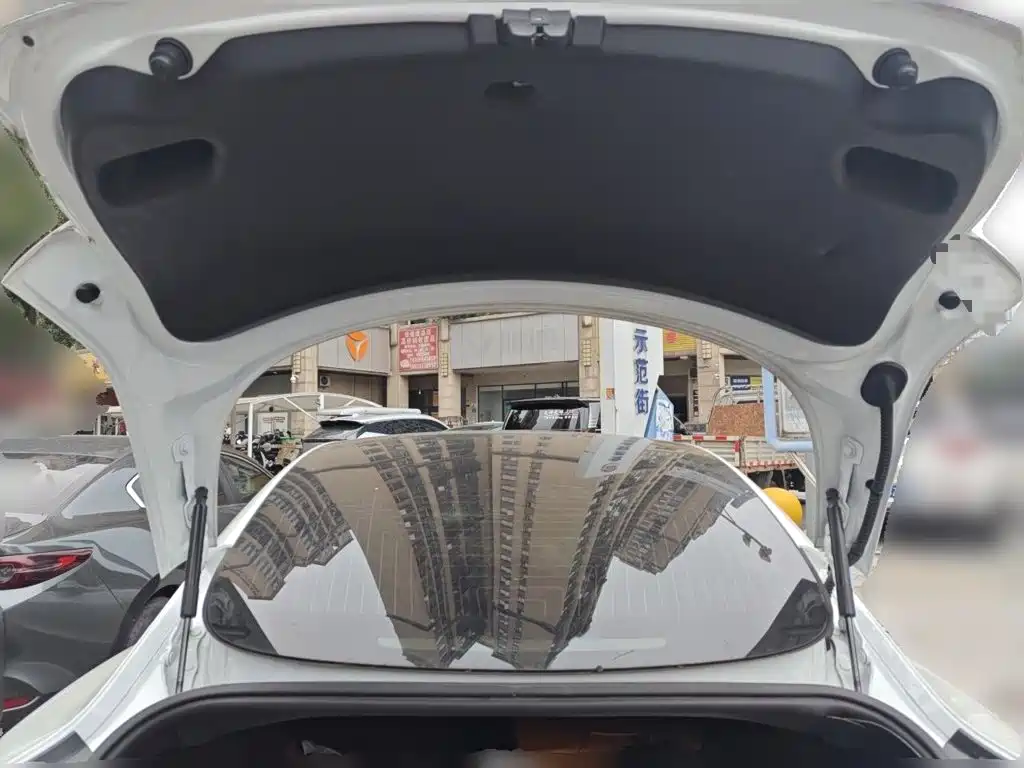 Tesla Model 3 — миниатюра 20