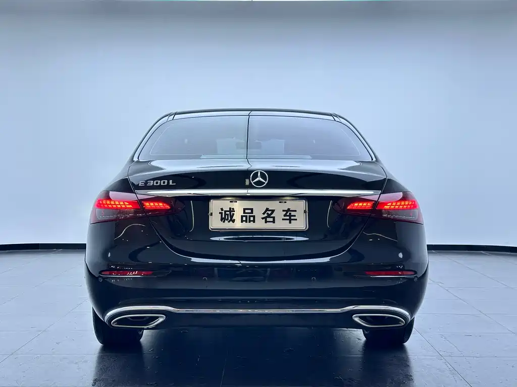 Mercedes-Benz E-Class — миниатюра 6