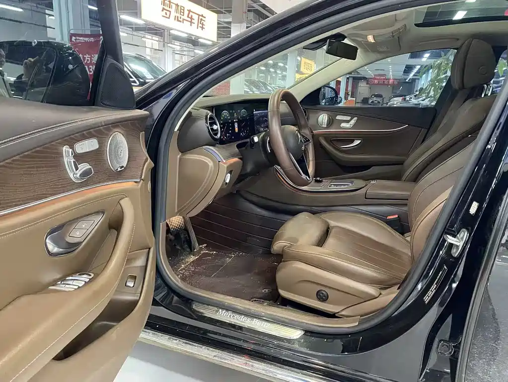 MERCEDES-BENZ E CLASS