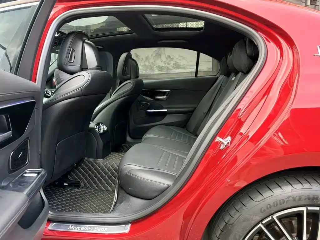 Mercedes-Benz C-Class — миниатюра 4