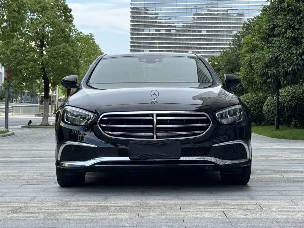 Mercedes-Benz E-Class — миниатюра 2